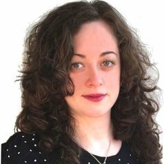 Mónica Alba Ahulló Fuster Doctoranda e investigadora en el Departamento de Radiología, Rehabilitación y Fisioterapia / Facultad de Enfermería, Fisioterapia y Podología, Universidad Complutense de Madrid